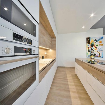 Chalupku - Luxurious Apartment 70M2 In Direct Centrum With Parking Included, Air-Conditioned, Balcony, Quiet Sleep, Best In Town Banská Bystrica Exterior foto
